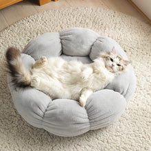 Ultra Comfort Cat Bed in Round Flowers